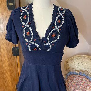 Embroidered lace v-neck cotton top dark blue sz XS